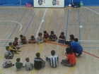 Gran afluencia de niños a la Escuela de Futsal del Deportivo Alavés.